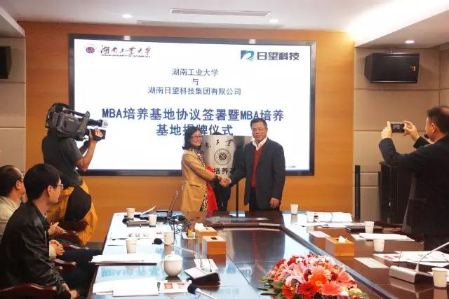 邵東縣宋家塘雙喜婚慶服務(wù)中心,婚慶策劃,婚車服務(wù),氣模拱門(mén),慶典服務(wù),宴會(huì)服務(wù) 邵東縣宋家塘雙喜婚慶服務(wù)中心,婚慶策劃,婚車服務(wù),氣模拱門(mén),慶典服務(wù),宴會(huì)服務(wù)